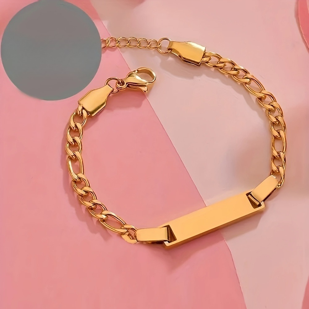 Personalized Curved Bracelet of 18K Gold-Plated Stainless Steel